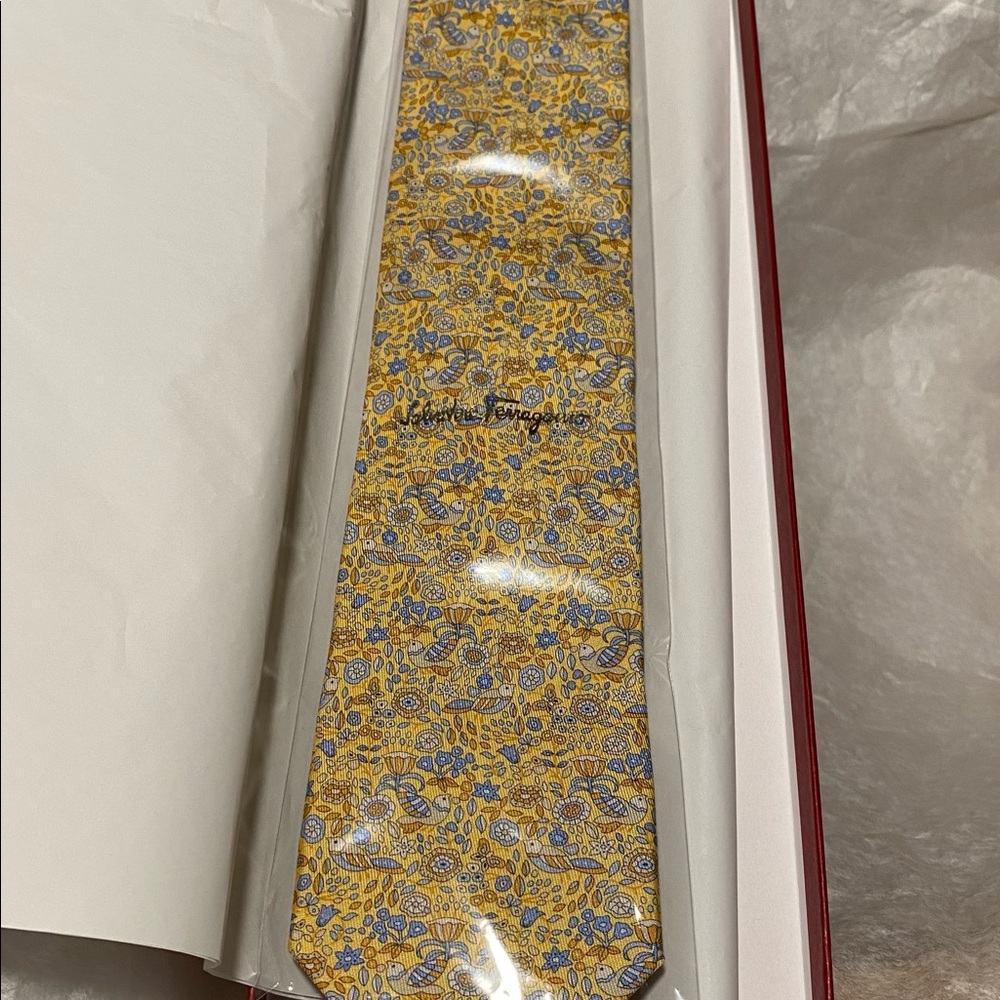 NWT Ferragamo Silk Tie $190 - Picture 6 of 6